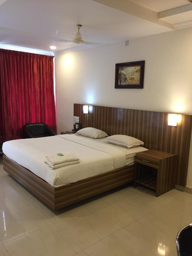 Hotel Green Park Suites Manipal Exterior photo
