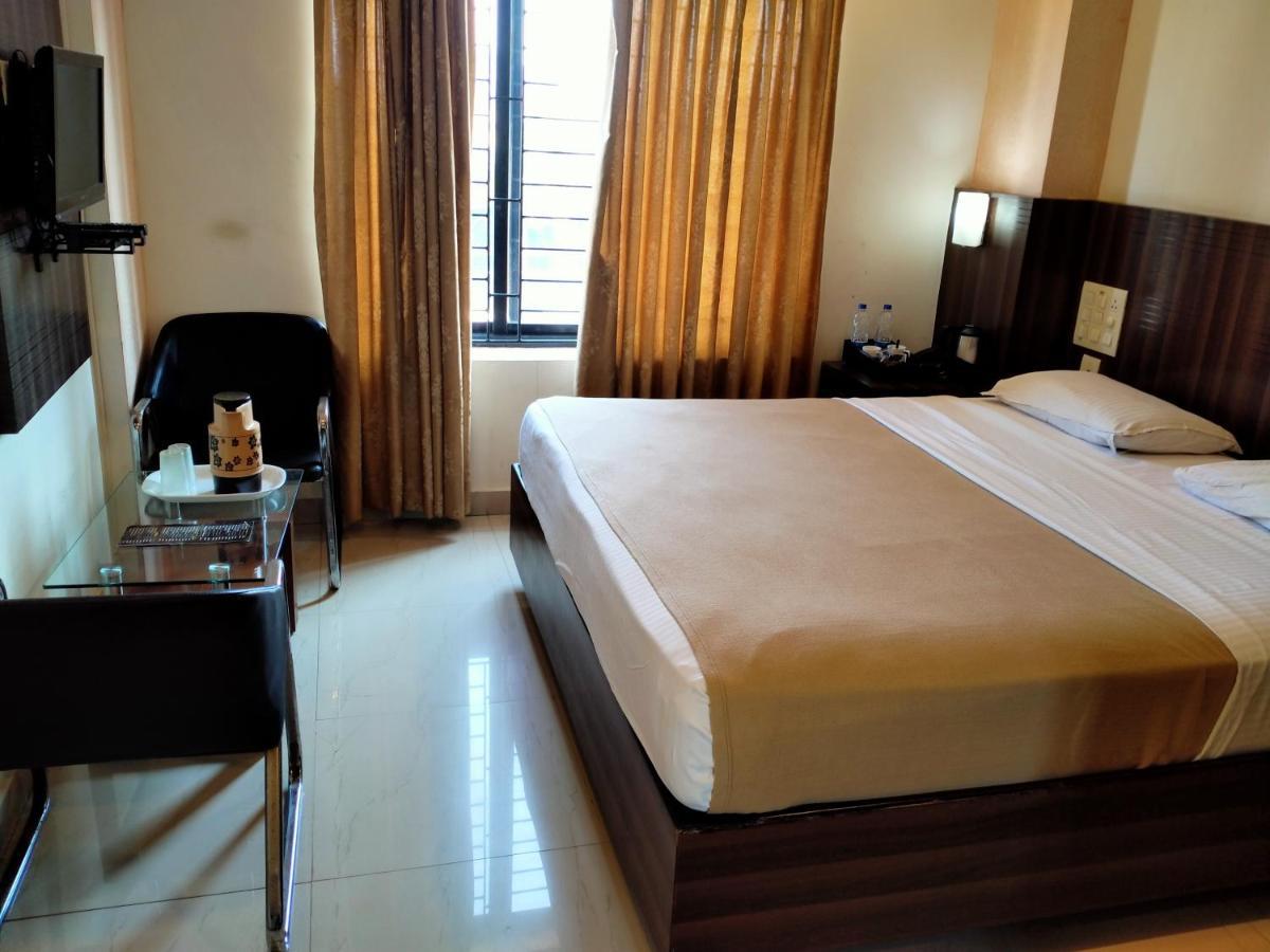 Hotel Green Park Suites Manipal Exterior photo